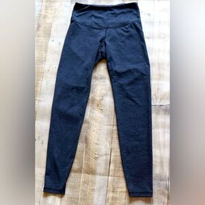 Old Navy Active black and blue striped - size medium